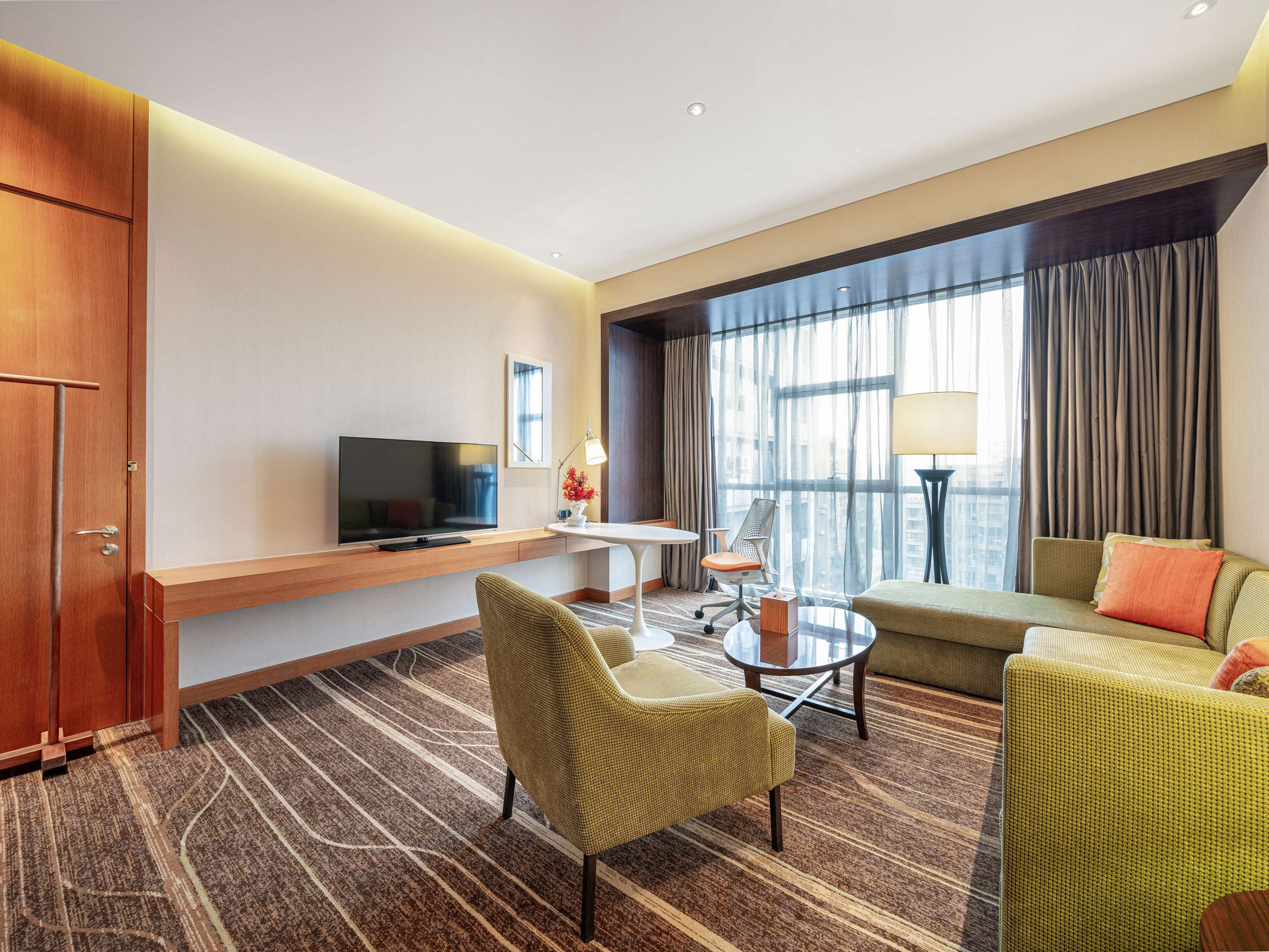 junior suite, 1 king bed | premium bedding, minibar, in-room safe, blackout curtains
