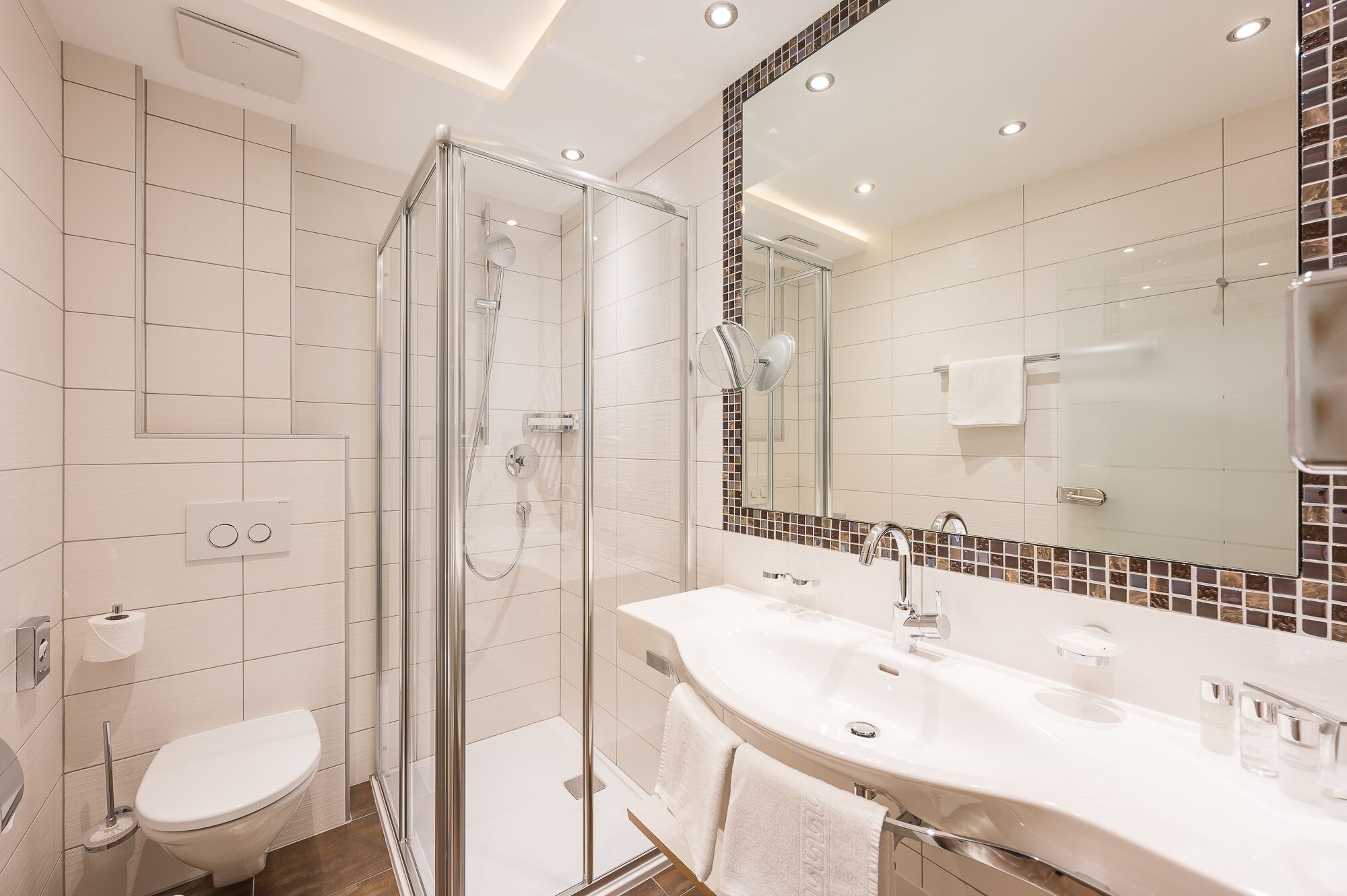 Habitación individual de diseño, 1 cama individual (Grand Lit) | Baño | Artículos de higiene personal gratuitos, secador de pelo y albornoces