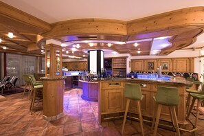 Bar (on property) - Hotel Seespitz (Ischgl)