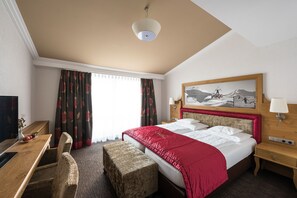 Dobbeltrom – classic, fjellutsikt | 1 soverom, allergitestet sengetøy, minibar og safe på rommet