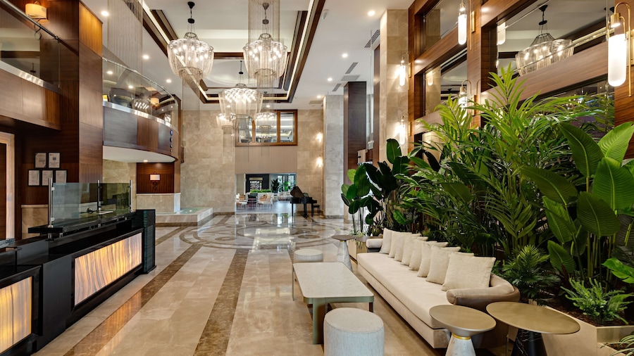 DoubleTree by Hilton Hotel Van