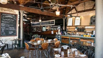 Lunch and dinner served