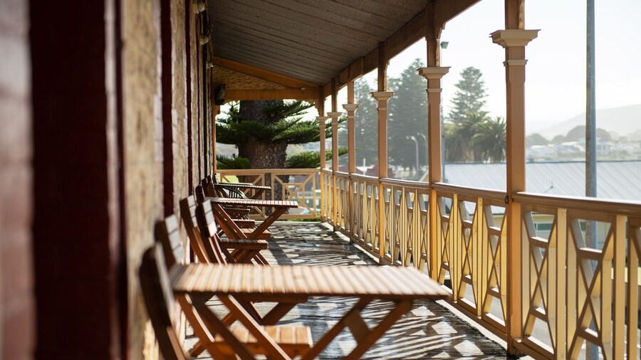 Anchorage Seafront Hotel