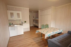 واي فاي مجانًا وملاءات أسرّة