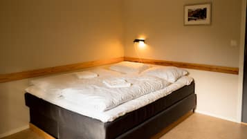 Standard Double Room | Free WiFi, bed sheets