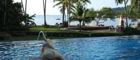 Outdoor pool, an infinity pool