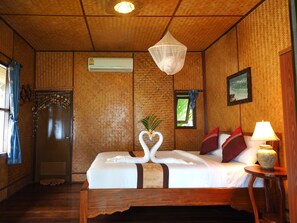 Bungalow with Sea View | In-room safe, blackout drapes, bed sheets - Bailan Beach Resort (Ko Chang)