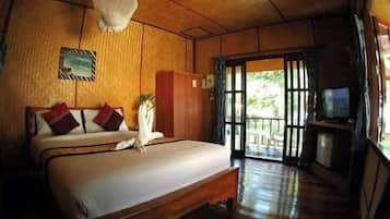 Bungalow with Sea View | In-room safe, blackout drapes, bed sheets