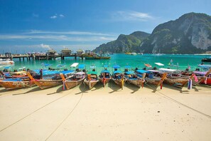 Boating - The Cobble Beach (Ko Phi Phi)