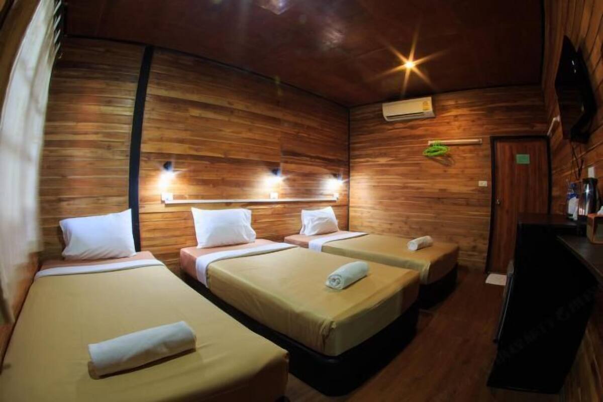 In-room safe, desk, blackout drapes, WiFi (free)