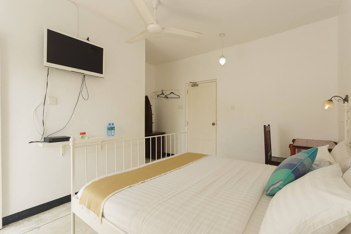 Standard-Doppelzimmer | Bettwäsche aus ägyptischer Baumwolle, hochwertige Bettwaren, Zimmersafe