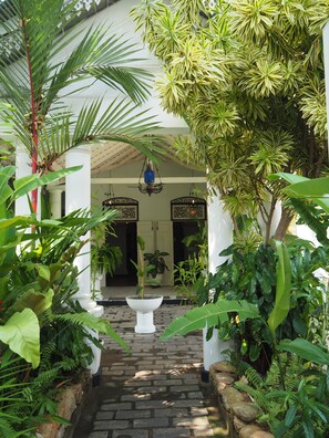 Exterior - Royce Boutique Hotel (Mount Lavinia)