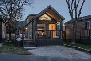 National Park Cottage | Free WiFi, bed sheets