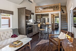 Wine Cottage | Free WiFi, bed sheets