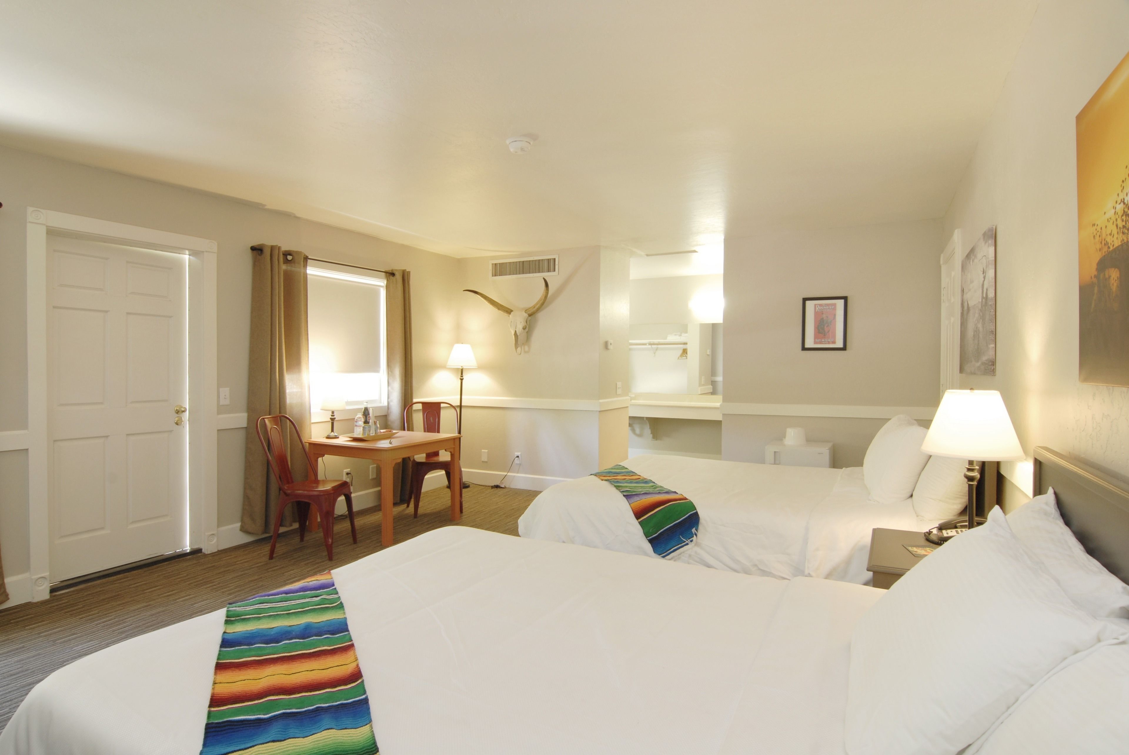 Decoración personalizada, muebles diferentes y wifi gratis 