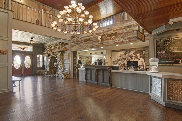 Lobby - Palm Canyon Hotel & RV Resort (Borrego Springs)