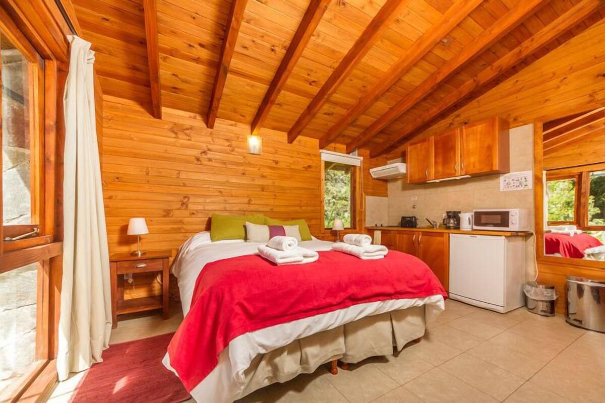 economy studio, 1 bedroom (2 people) | premium bedding, in-room safe, individually furnished, laptop workspace