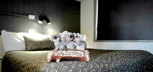 Young Goldrush Motel