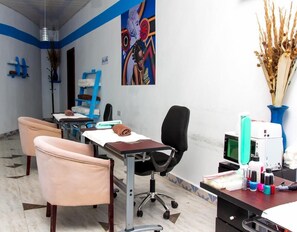 Couples treatment rooms, body treatments, body wraps, body scrubs - Mika Convention Center Meanwood (Lusaka)