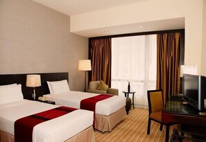 Minibar, in-room safe, desk, blackout drapes - Mika Convention Center Meanwood (Lusaka)