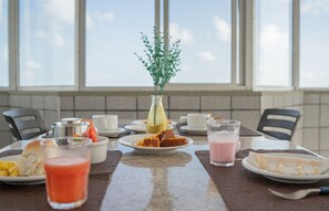 Free daily buffet breakfast  - Iracema Mar Hotel (Fortaleza)