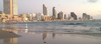 Pink House TLV - ApartHotel