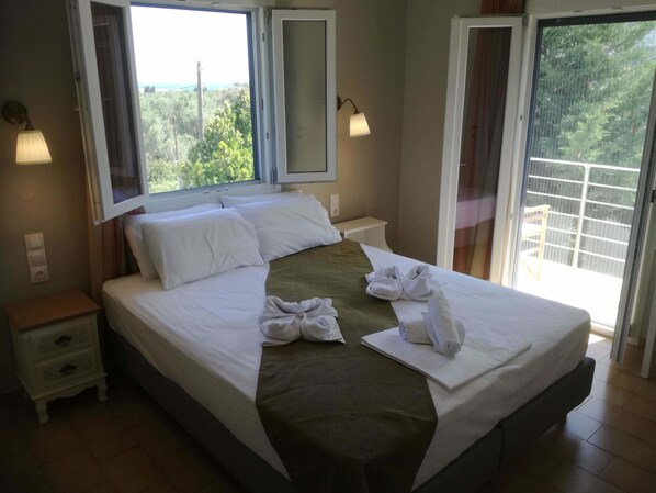 標準客房 | 高級寢具、書桌、隔音、免費無線上網