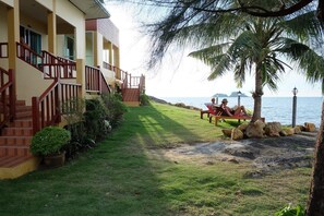 Quadruple Room, Non Smoking, Beachfront | In-room safe, free WiFi, bed sheets - Chokdee Resort (Ko Chang)