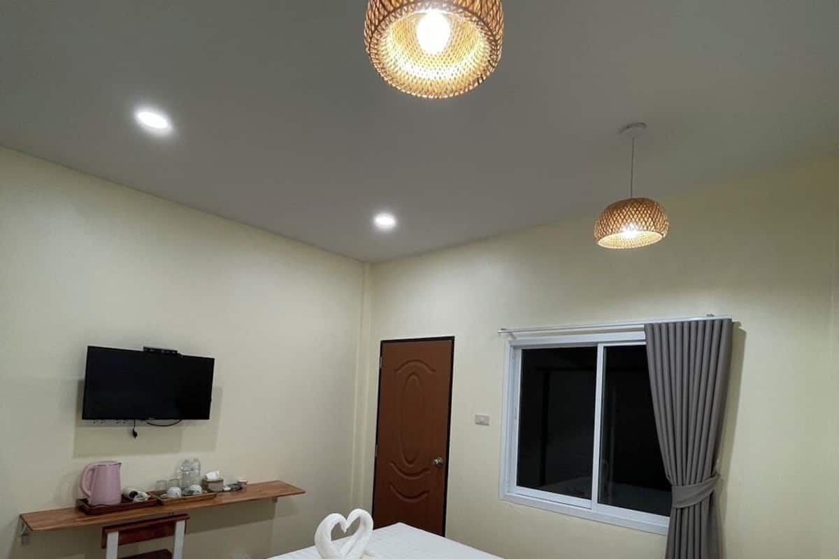 Bungalow básico | Caja de seguridad en la habitación, wifi gratis y ropa de cama