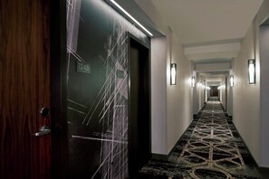 1 bedroom, premium bedding, down comforters, in-room safe - Loews Chicago Hotel (Chicago)