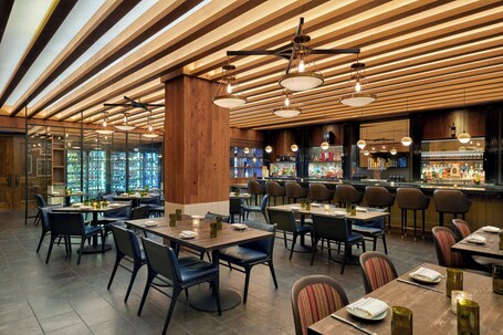 Loews Chicago Hotel - Image 21