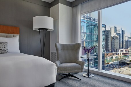 Loews Chicago Hotel - Image 11
