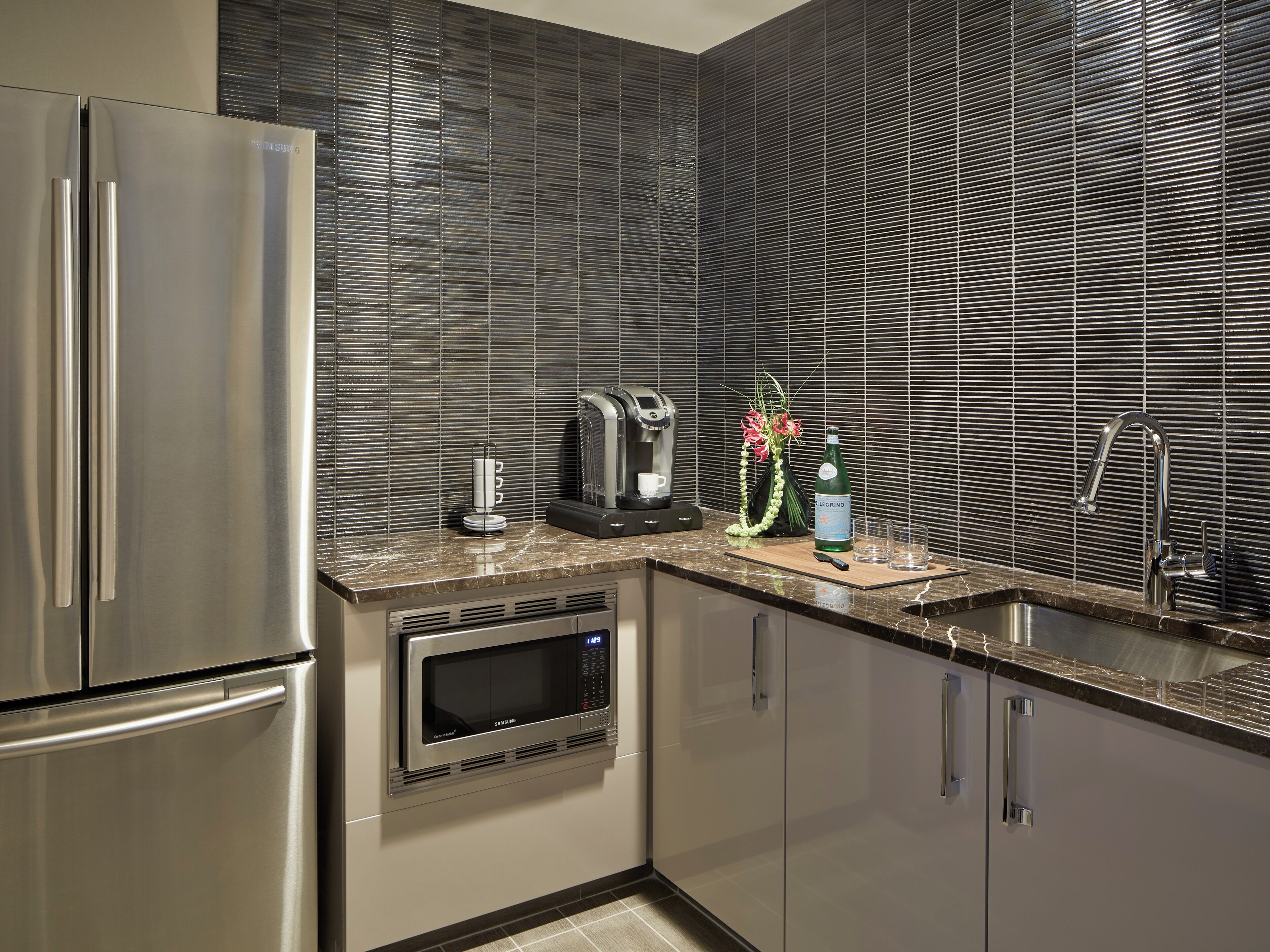chicago suite | private kitchen | mini-fridge, microwave, coffee/tea maker