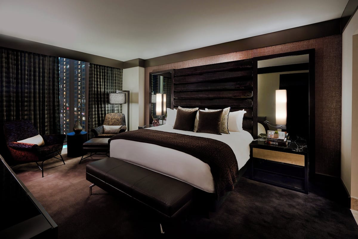 Navy Pier Suite | 1 室のベッドルーム、高級寝具、羽毛の掛け布団、セーフティボックス (室内)