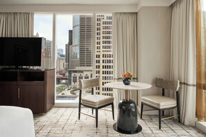 1 bedroom, premium bedding, down comforters, in-room safe - Loews Chicago Hotel (Chicago)
