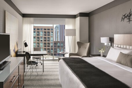 Loews Chicago Hotel - Image 14