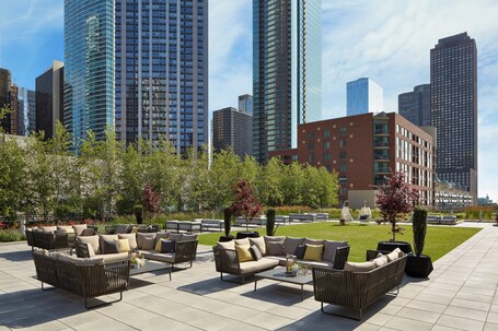 Loews Chicago Hotel - Image 2
