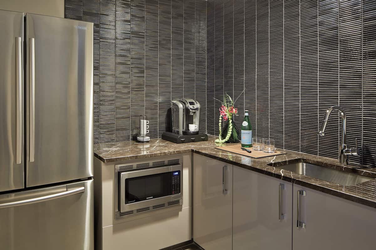 1 bedroom, premium bedding, in-room safe, desk