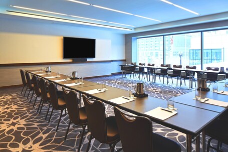 Loews Chicago Hotel - Image 34