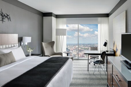 Loews Chicago Hotel - Image 3
