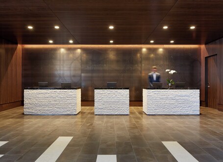 Loews Chicago Hotel - Image 18