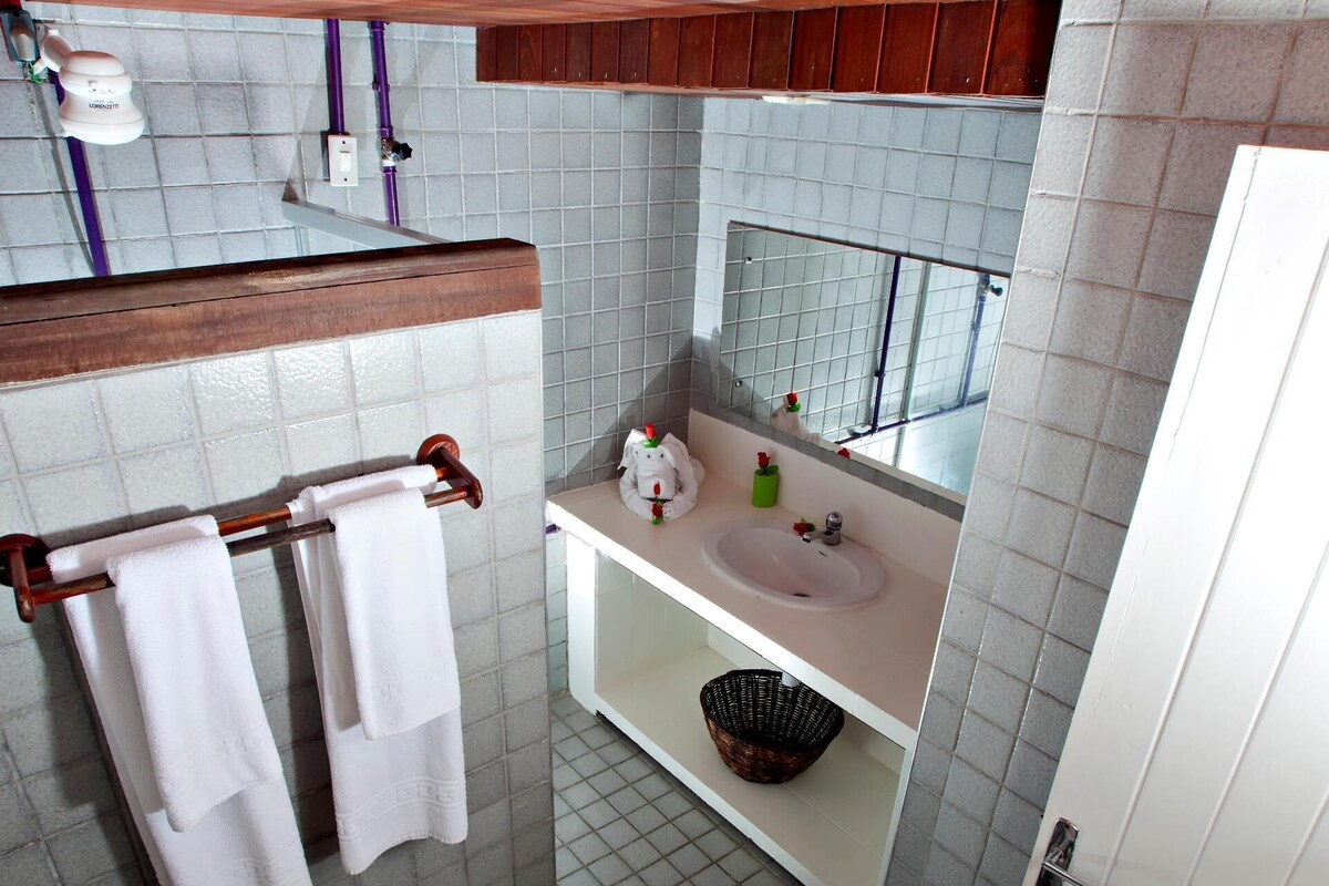 Bathroom | Shower, free toiletries, towels