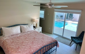 Motel room, 1 queen bed (Heron Hideaway)  | 무료 WiFi, 침대 시트