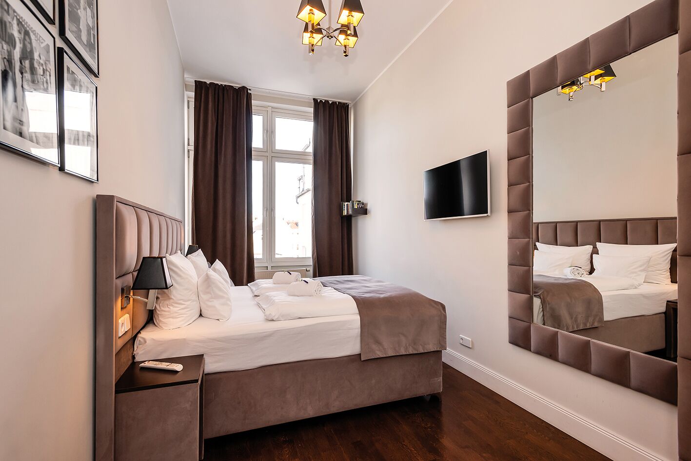 1 bedroom, premium bedding, memory-foam beds, minibar