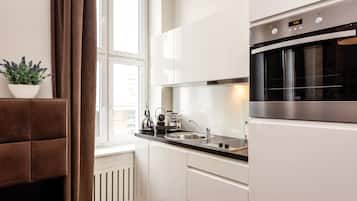 Studio | Private kitchen | Fridge, microwave, stovetop, espresso maker