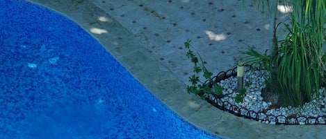 Outdoor pool, sun loungers