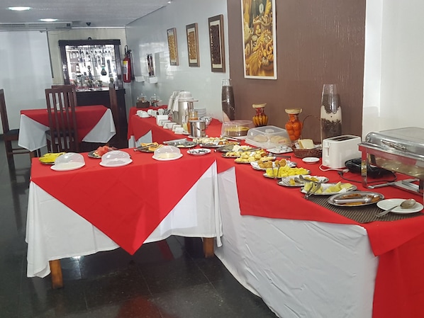 Desayuno buffet incluido todos los días 