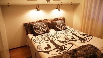 2 makuuhuonetta, yksilöllisesti sisustettu, yksilöllisesti kalustettu