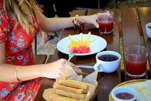 Free daily continental breakfast