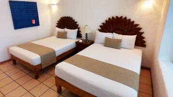 Iron/ironing board, bed sheets